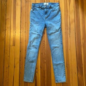 Free People medium/ light wash skinny jeans